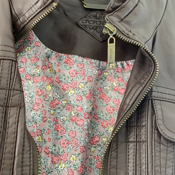 DONATED-Faux Leather Jacket - Picture 4 of 9